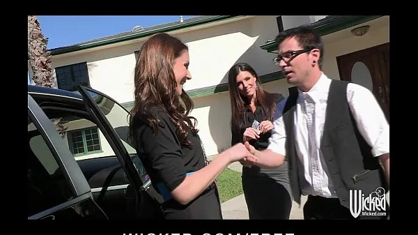 Népszerű Pair of sisters bribe their car salesman into a threesome klipek klipek